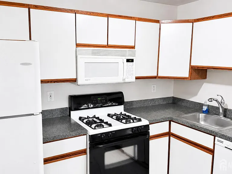 903 Woodhaven Dr — Photo 12
