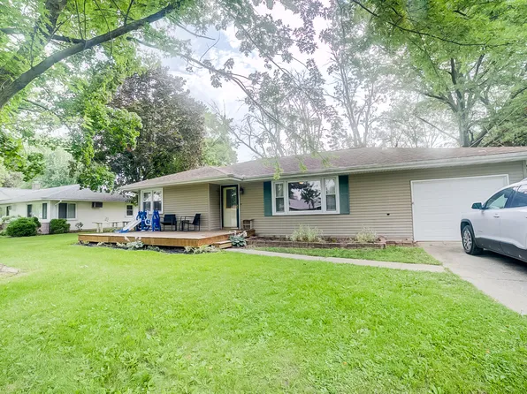517 N 3rd St, Cissna Park, IL 60924