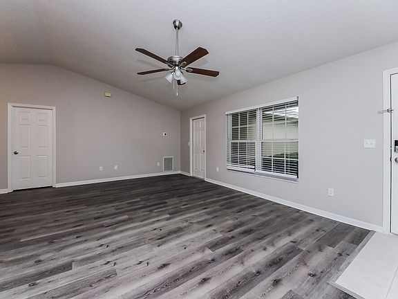 4th image of 35123 Queens Way