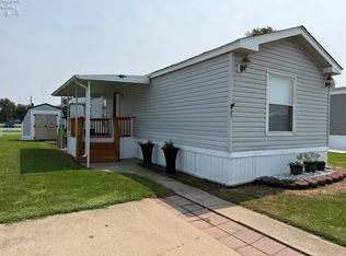 27 Rathbun Dr, Marblehead, OH 43440