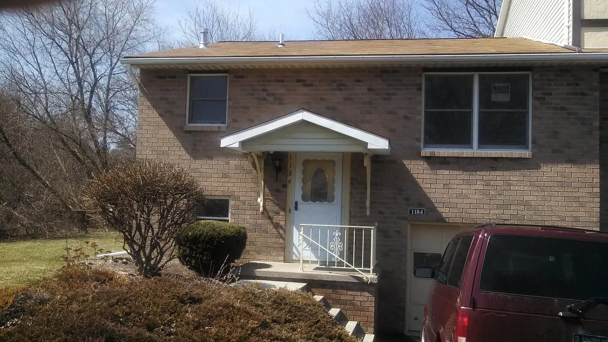 3 bed, 1400 sqft, $2,000 — Photo 2