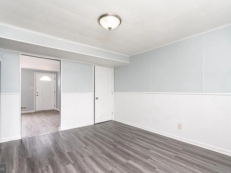 2020 Dineen Dr — Photo 17