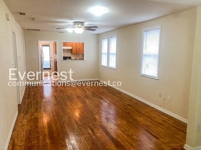 715 W Ohio Ave — Photo 4