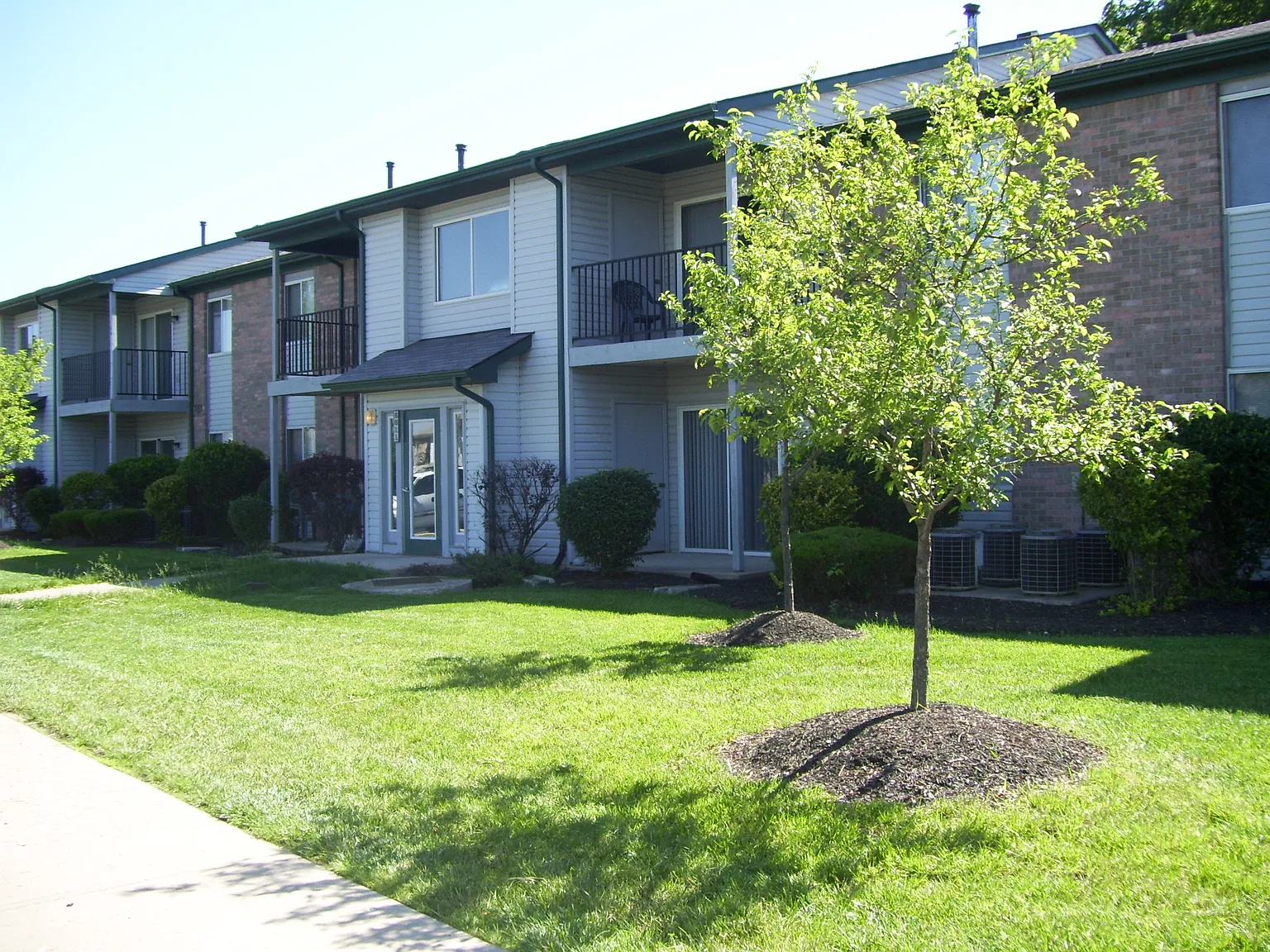 Lyons Gate Apartments — Photo 4