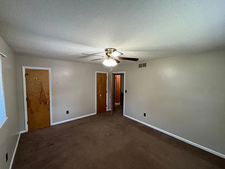 370 Farmbrooke Ln — Photo 24