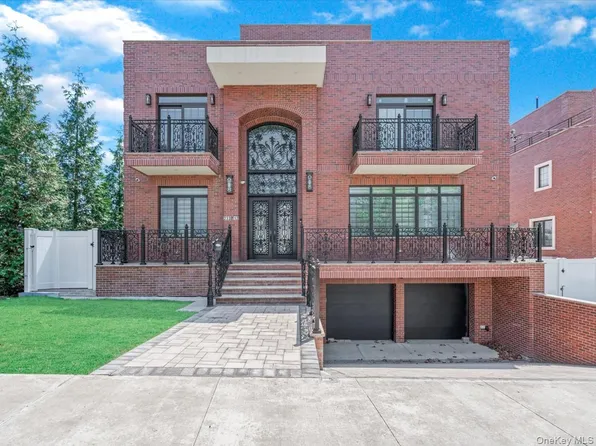 233-12 Bay Street, Douglaston, NY 11363