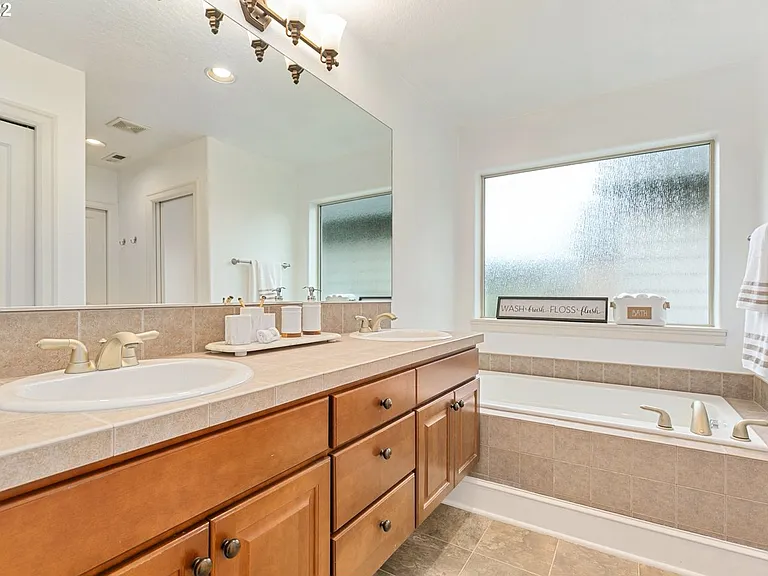 17335 SW Montague Way — Photo 16