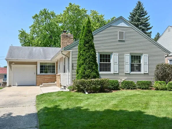 2565 North 82nd STREET, Wauwatosa, WI 53213