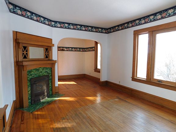 living room (25 x 12)