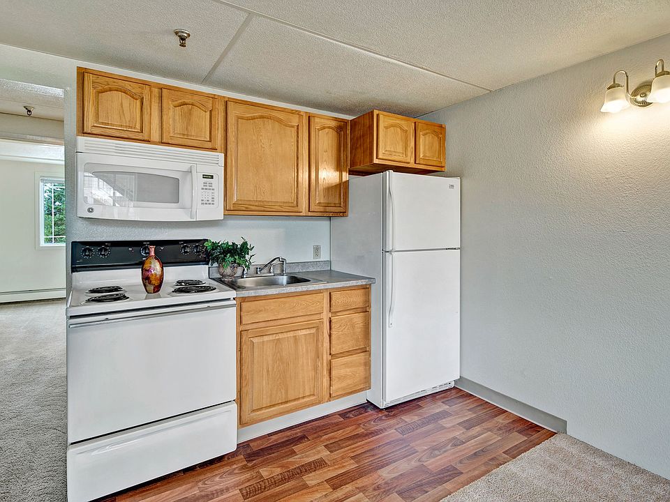 College View Apartments - Kitchen