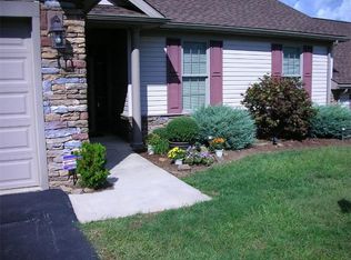 52 Fieldstone Dr, Indiana, PA 15701