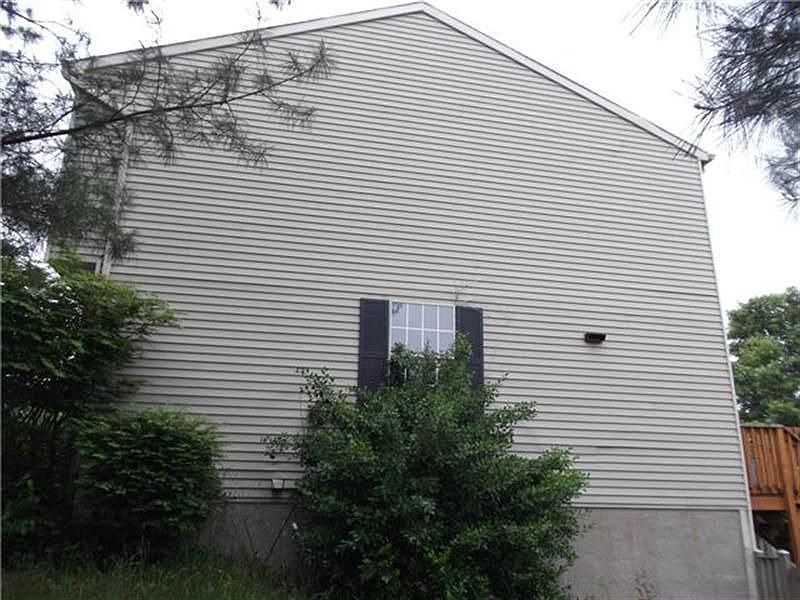 2nd image of 1301 Apple Ridge Ct
