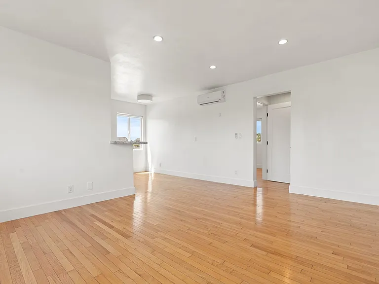 1167 Bellevue Ave #1 — Photo 2