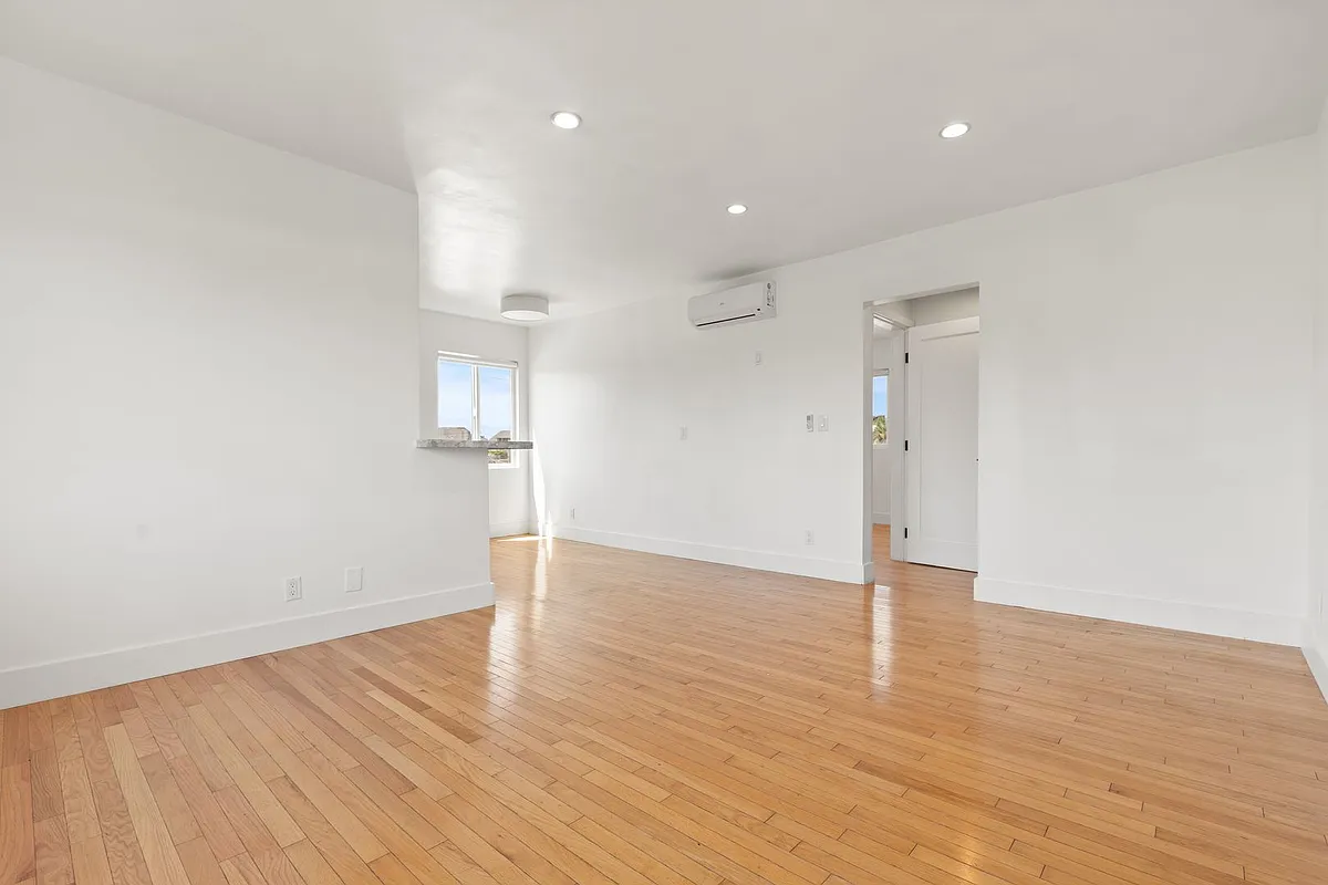 Building Photo - 1167 Bellevue Ave #1