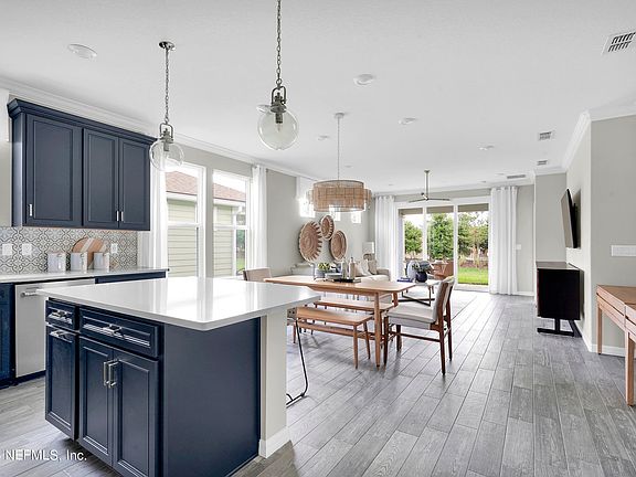 4th image of 149 CURVED BAY Trail
