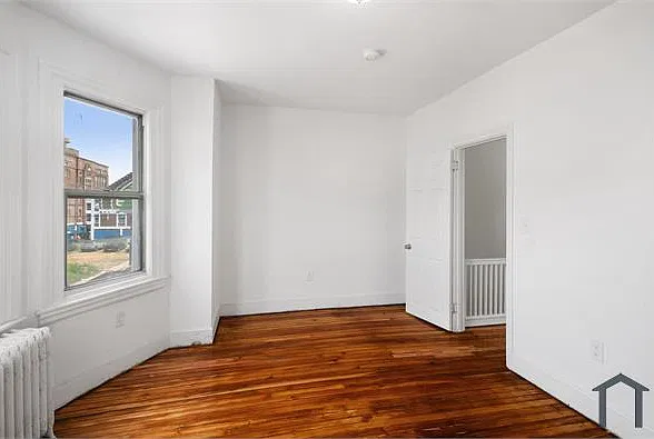 3 bed, 1100 sqft, $1,375 — Photo 3