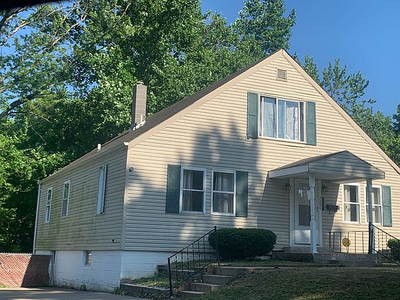 3rd image of 2204 Huntington Ave