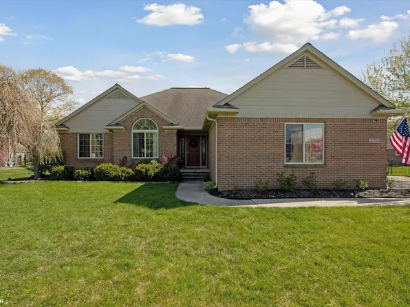 37725 Hummingbird Ln, Richmond, MI 48062