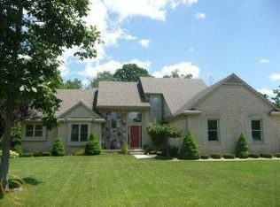 25115 Parke Ln, Grosse Ile, MI 48138