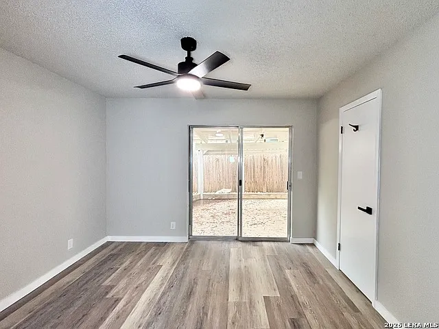 5202 Metcalf — Photo 18