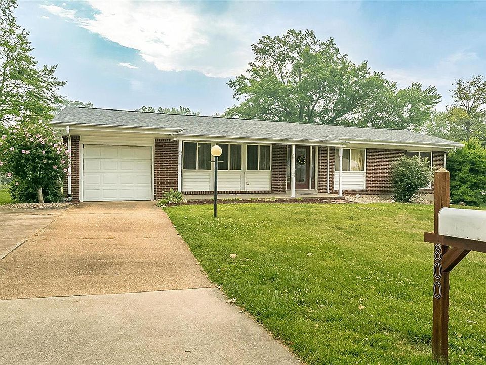 1st image of 800 Fernview Dr