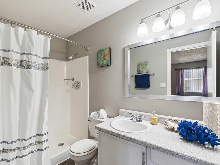 Sorrento Apartments — Photo 44