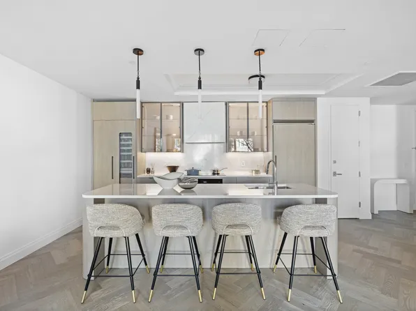 78-29 Austin Street image 6 of 30