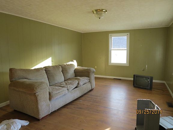 4th image of 612 Rose St