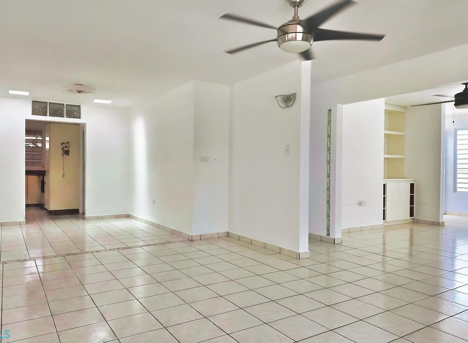 3 bed, 3.5 bath, 1379 sqft, $1,550 — Photo 3