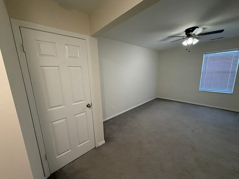 4 Hartwell Ct #10 — Photo 13