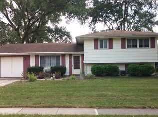 1801 Crandon Ln, Schaumburg, IL 60193