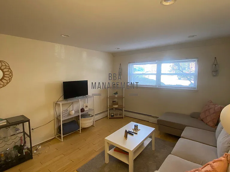 9 Commonwealth Ct #1 — Photo 3