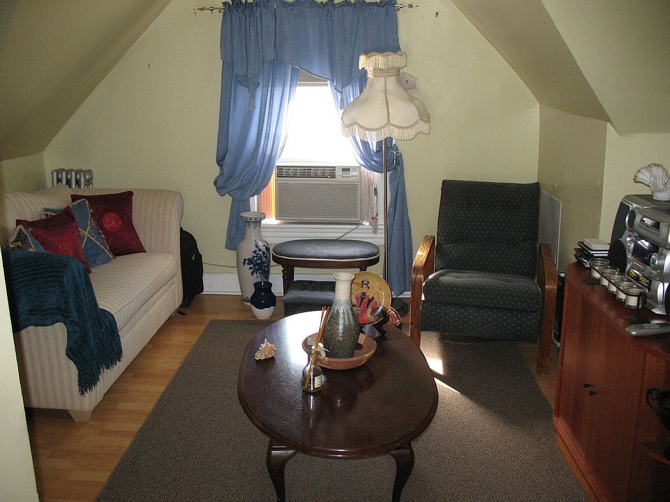 3rd Floor Living Room