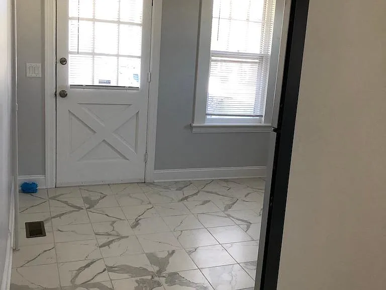 16 Avenue E #1 — Photo 11