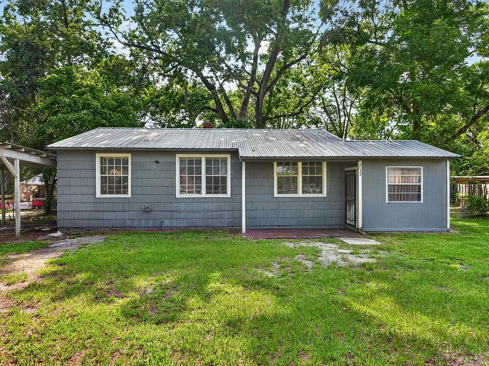 2132 Allandale Cir W