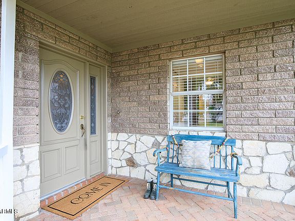 4th image of 3262 W ORANGEWOOD Avenue