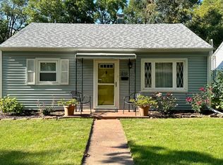 210 Crystal Lake Dr, Urbana, IL 61801