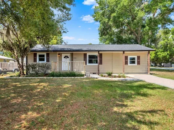 5923 14th St, Zephyrhills, FL 33542