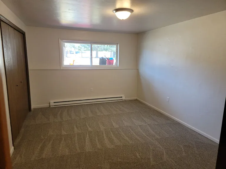 640 W Valley Dr — Photo 8