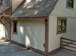 23978 Scenic Dr, Crestline, CA 92325