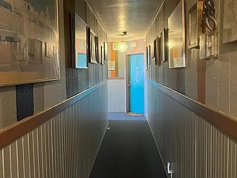 304 Pacific Ave S — Photo 3