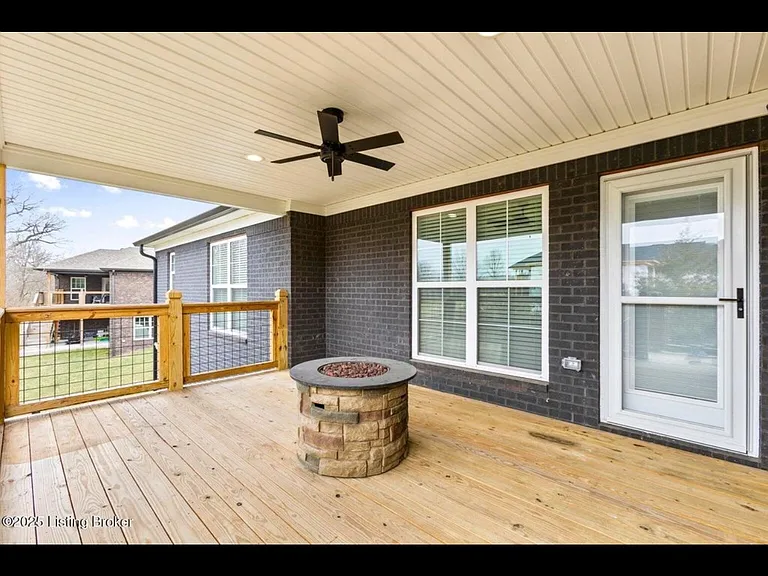 19 Clubhouse Ct — Photo 12