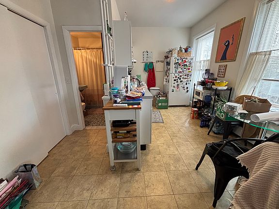 5th image of 139 Winthrop Rd APT 1