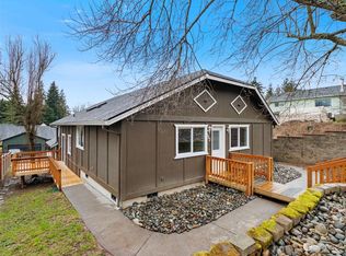 553 N 3rd Pl, Kalama, WA 98625