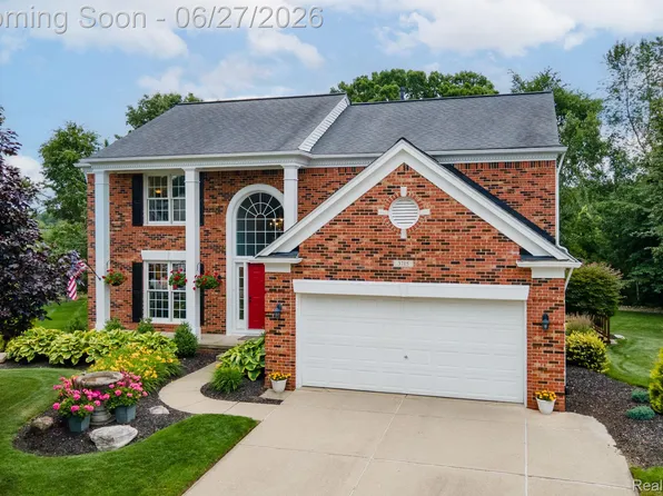 3715 Rolling Hills Ct, Orion, MI 48359