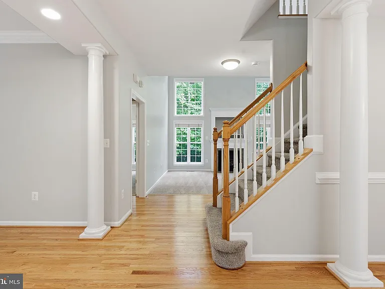 100 Spyglass Ln — Photo 6