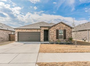 424 Bronze Forest Dr, Fort Worth, TX 76131