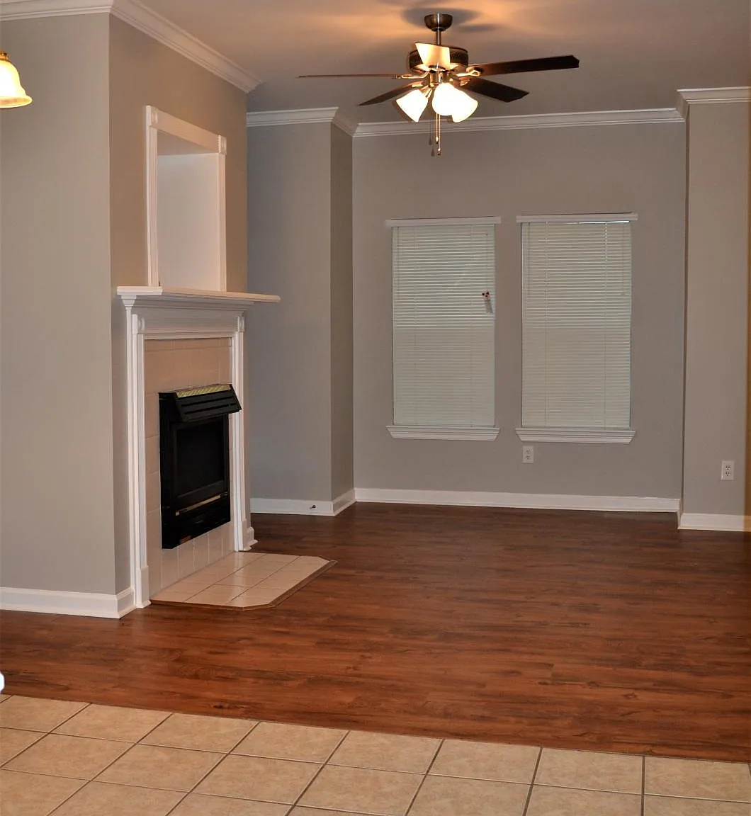 2 bed, 1100 sqft, $1,100 — Photo 3