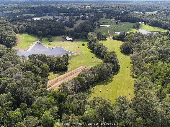 2nd image of 1883 Carsley Rd