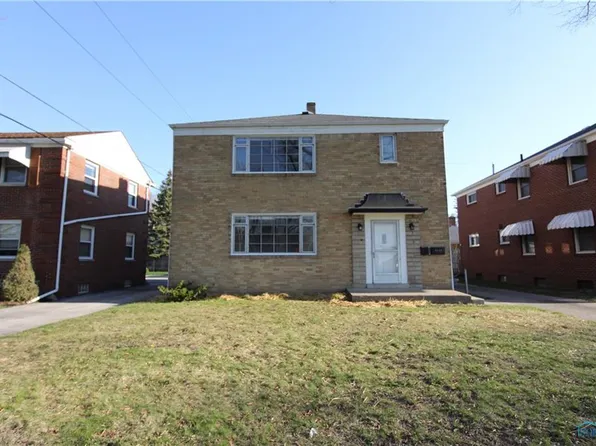 2158 Fairfax Rd, Toledo, OH 43613